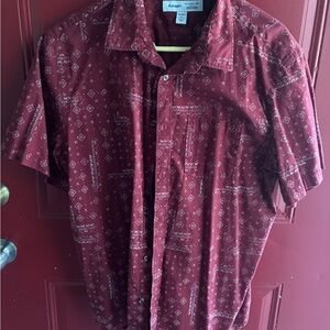 Old Navy Men's Burgundy Printed Short-Sleeve Button-Down Shirt